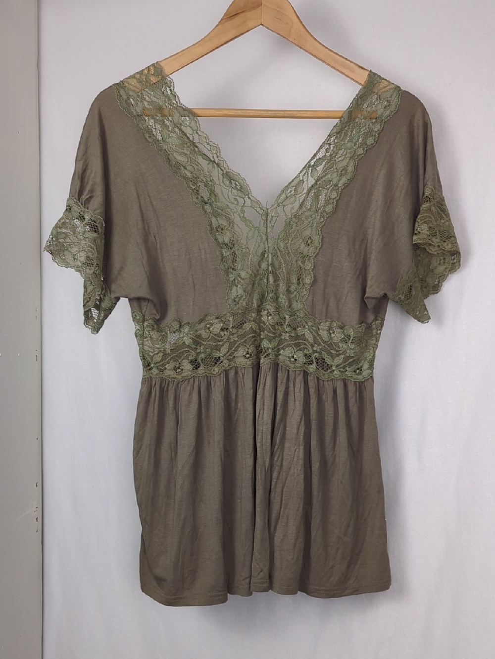 VINTAGE Y2K Green Lace Peasant Boho Plunge Neck Babydoll Top